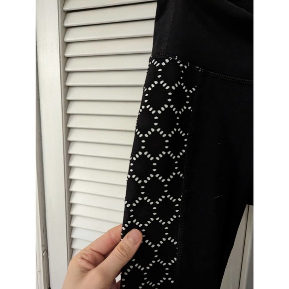🎃 Athleta cropped lasercut leggings XXS - Picture 3 of 4